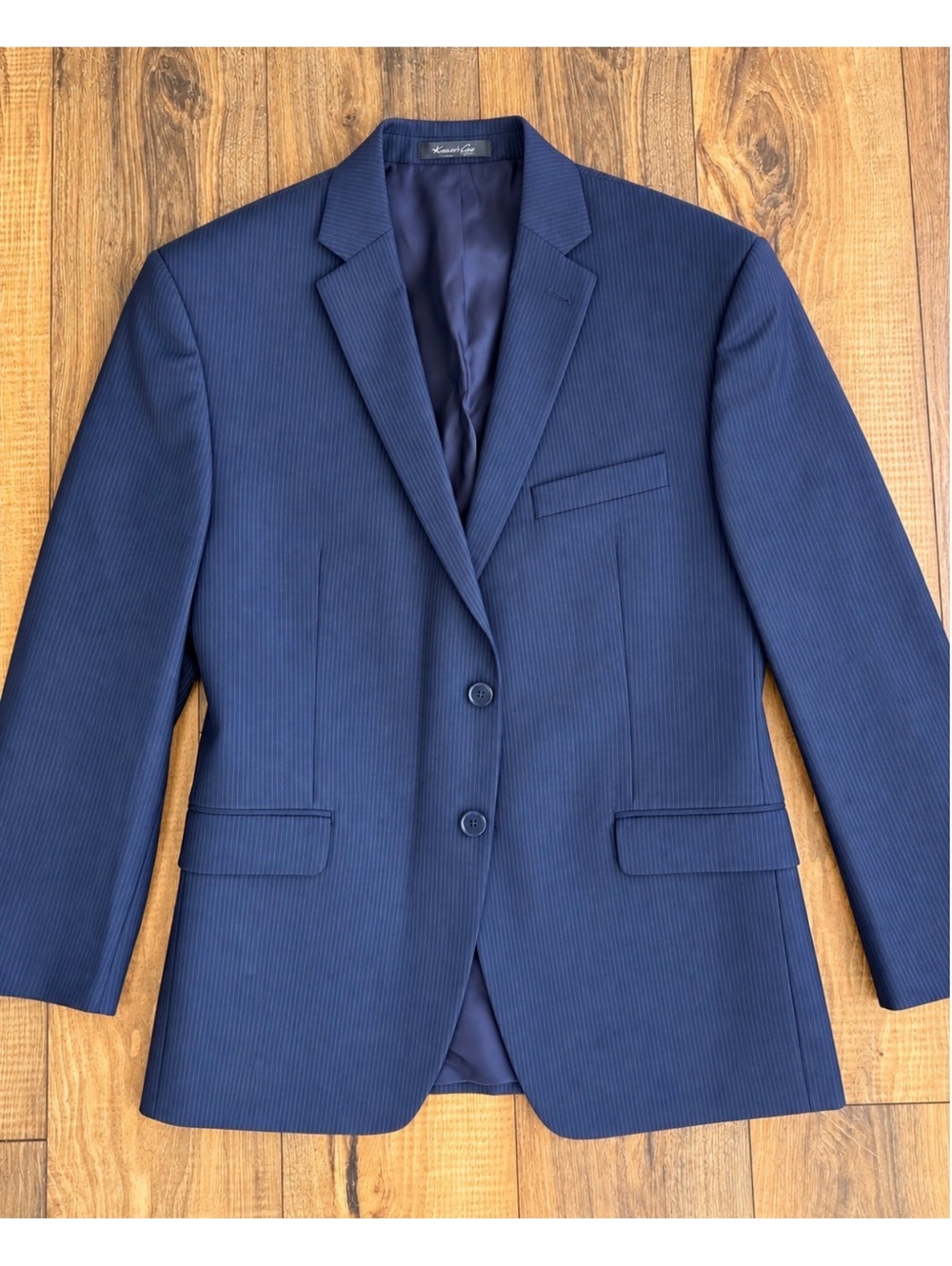 Calvin Klein Men’s 40S 100% Wool Navy Blue Pinstripe Blazer Sport Coat